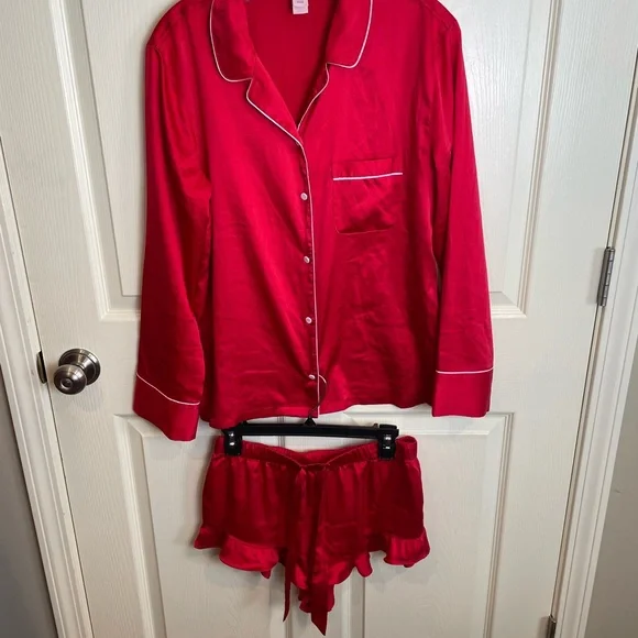 Victoria’s Secret Red Satin Pajama Set Small - Picture 5 of 16